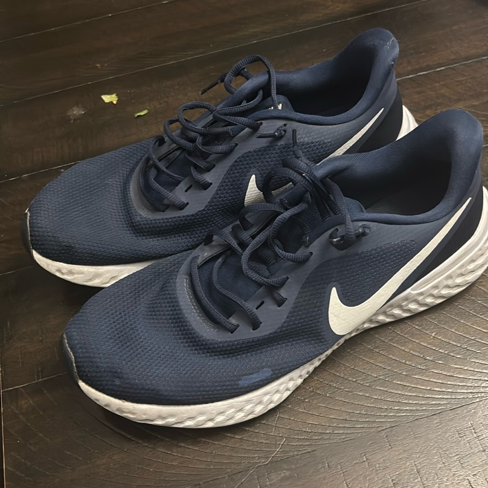 Navy Blue Nike Rosche Size 12